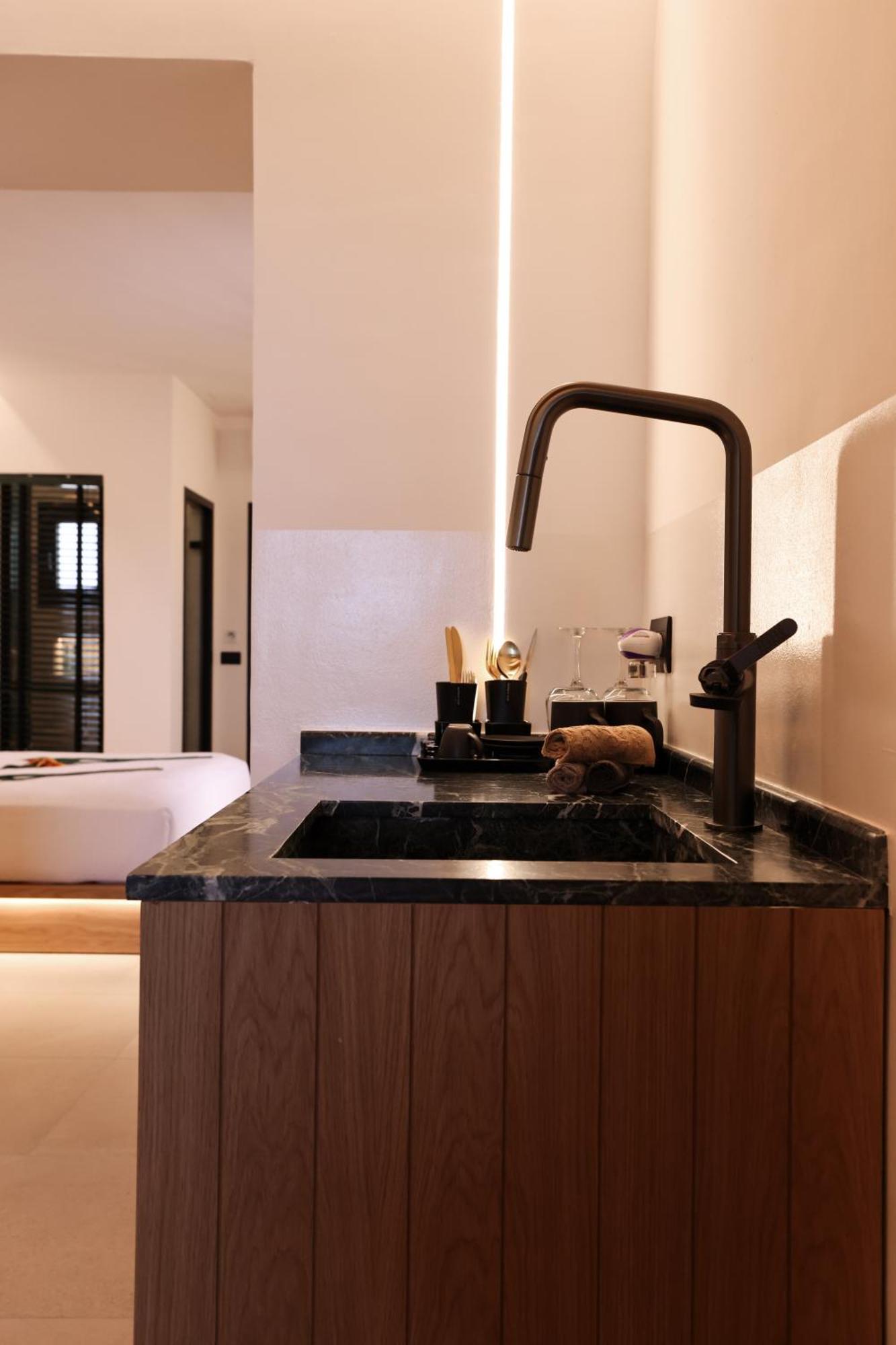Queen Kalliopi Suites Plintri Exterior photo
